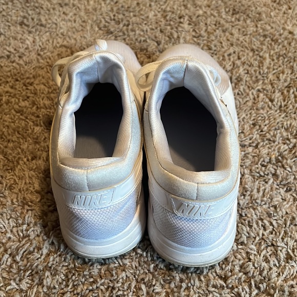 Airmax - Picture 4 of 4